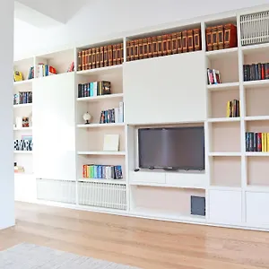 https://castello-charme-style-house.italymilanhotels.net